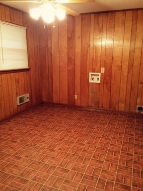 635 Adams Cir - Photo 3 of 11