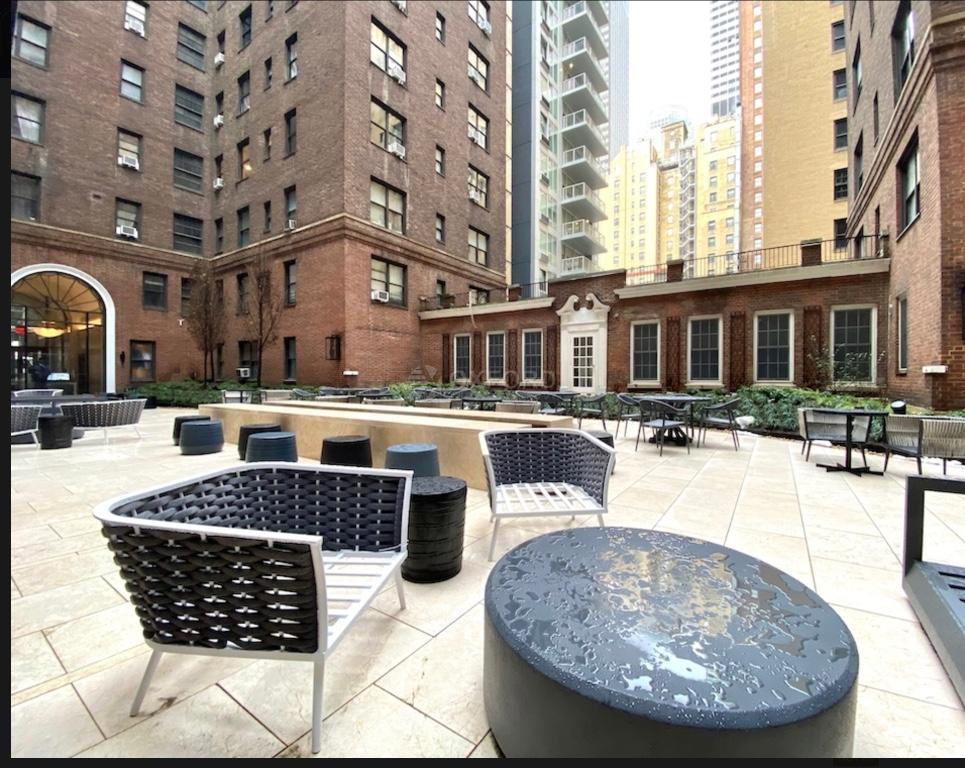 E 48th St #F - Photo 2 of 7