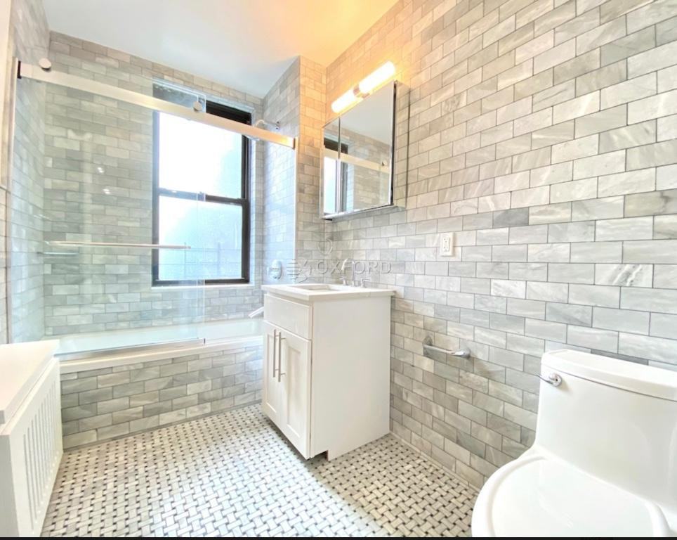 E 48th St #F - Photo 3 of 7