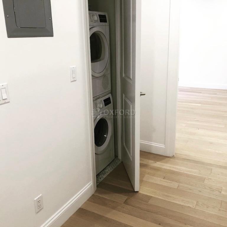 E 48th St #L4 - Photo 2 of 9