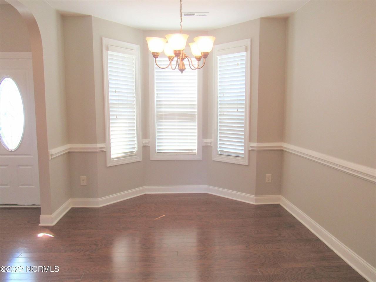 830 Solomon Drive - Photo 3 of 7