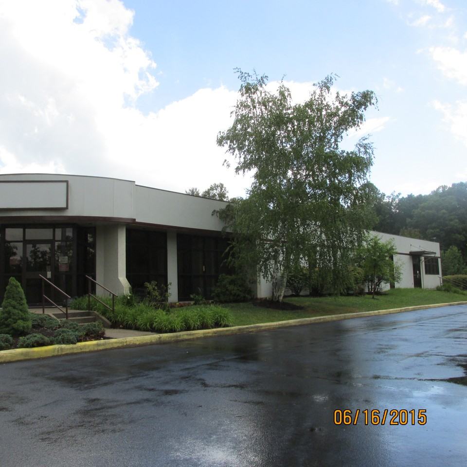 357 Industrial Dr - Photo 2 of 31