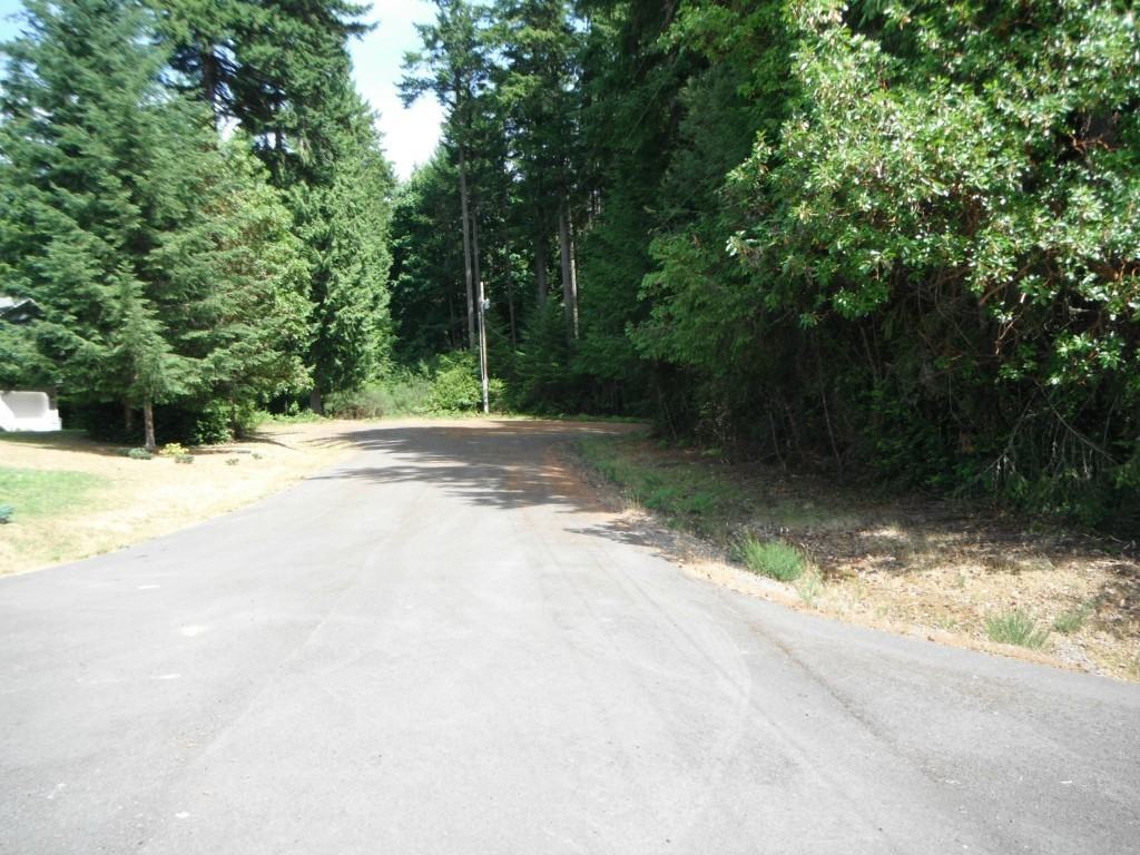 12514 93rd St Ct - Photo 3 of 10