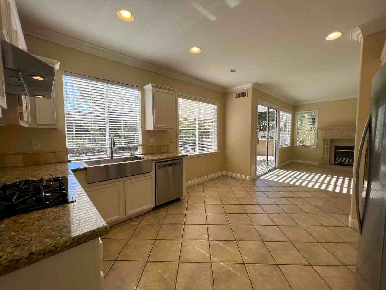 60 Elderwood - Photo 3 of 33