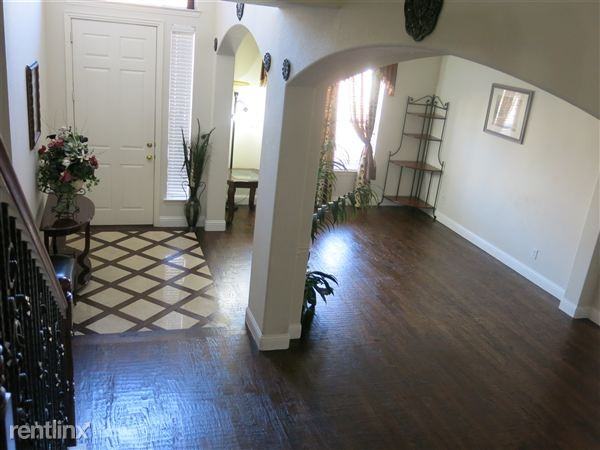 3025 Darlington Dr - Photo 2 of 10