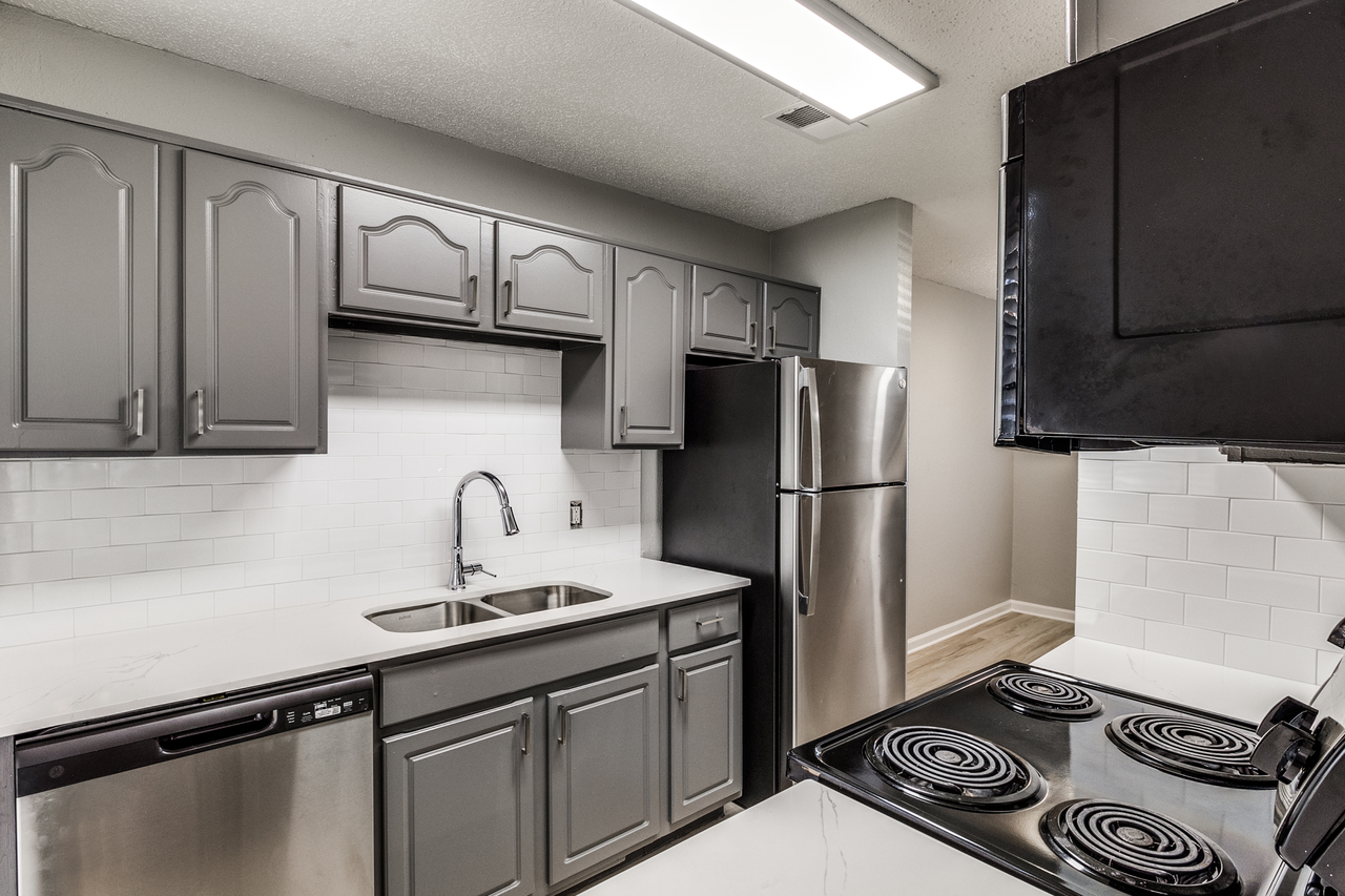 Evaline Apartments - Photo 7 of 34