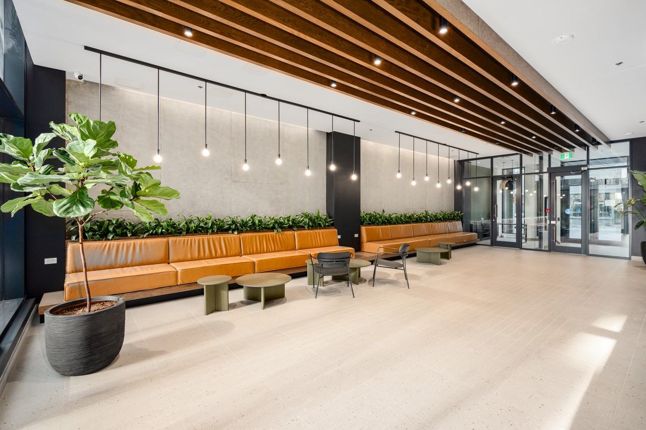 2180 Rue St-Catherine E. - Photo 2 of 22