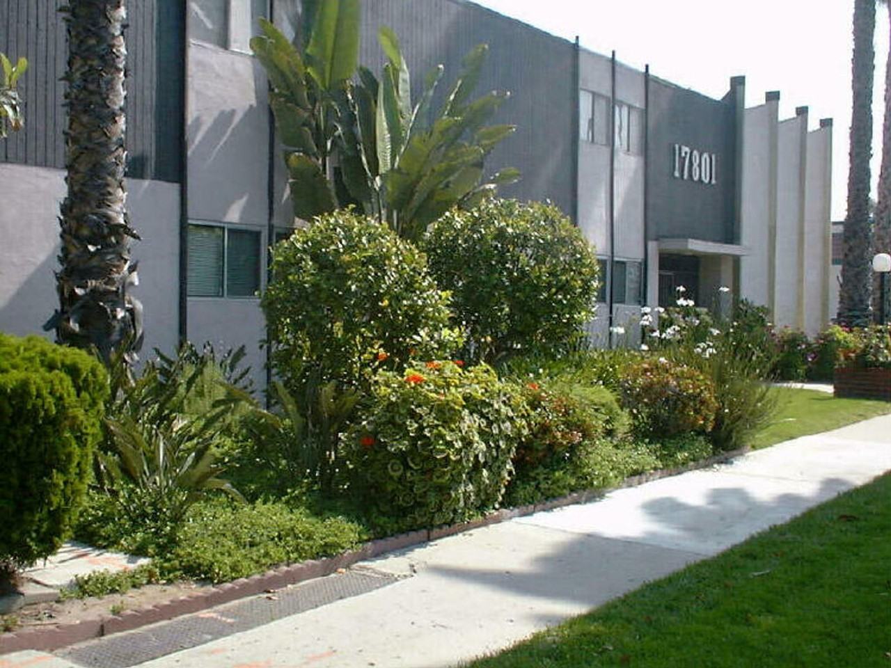 17801 Sherman Way #210 - Photo 2 of 11