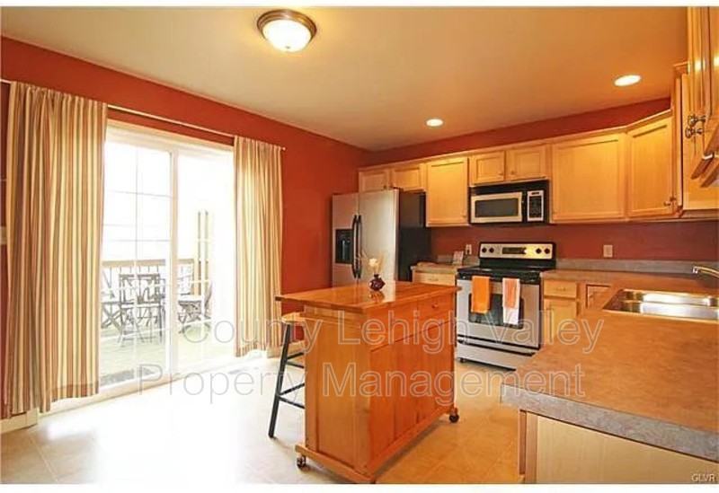 1478 Ravena St - Photo 2 of 15