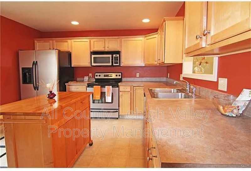 1478 Ravena St - Photo 3 of 15