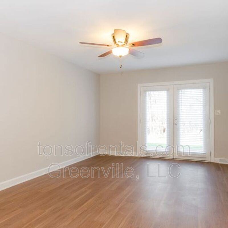111 Becky Don Dr #8 - Photo 3 of 14