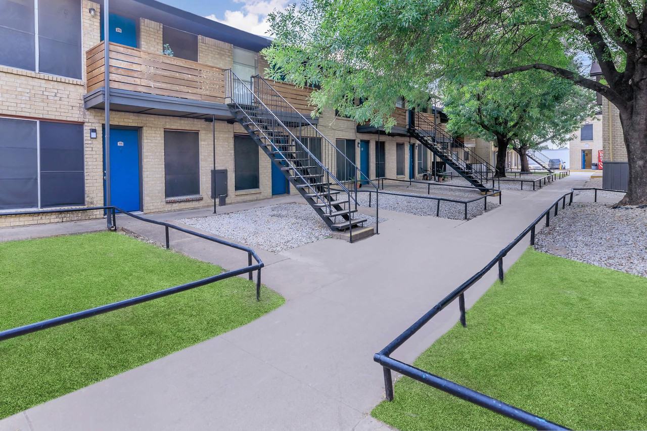 Villa La Paz Apartments 3200 W Pioneer Dr, Irving, TX 75061 Zumper