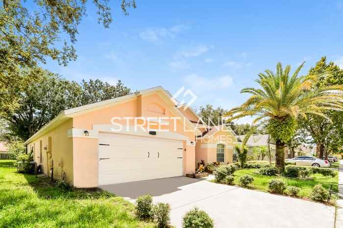 13744 Meadowpark Ave - Photo 2 of 17