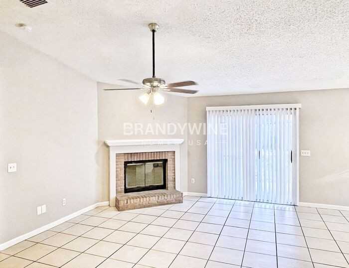 8055 International Village Dr - Photo 3 of 15