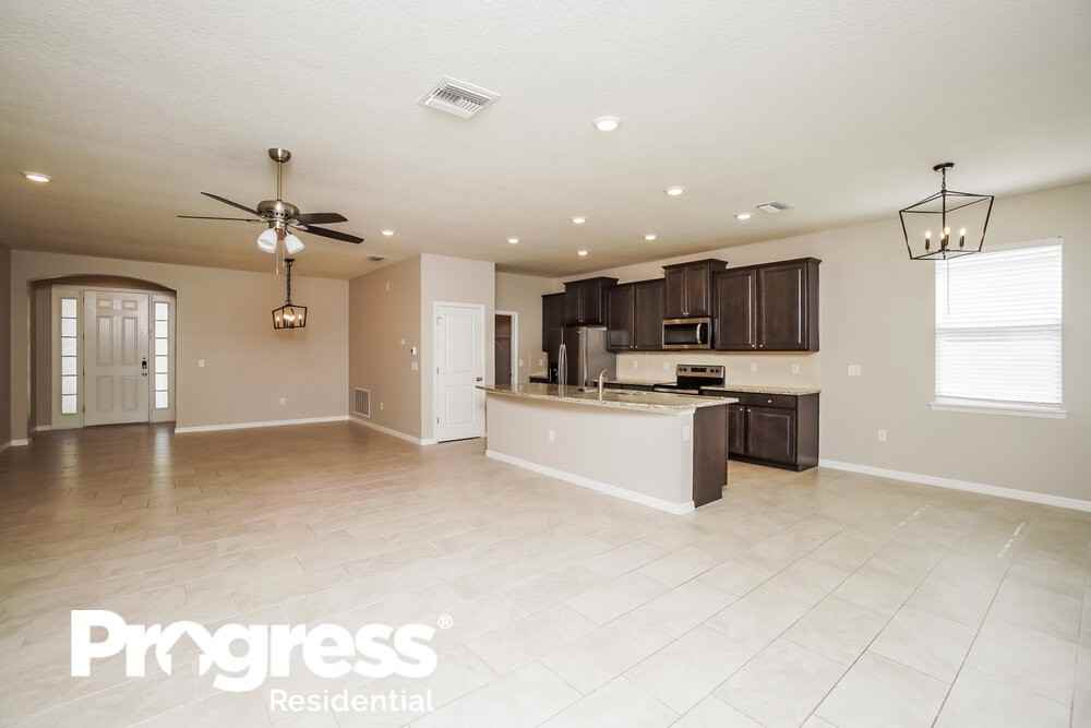 32966 Sand Creek Dr - Photo 3 of 16