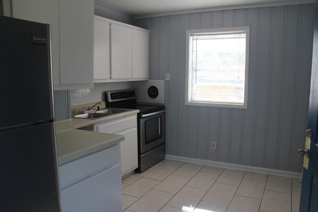 670 Georgia Ave #5 - Photo 2 of 14