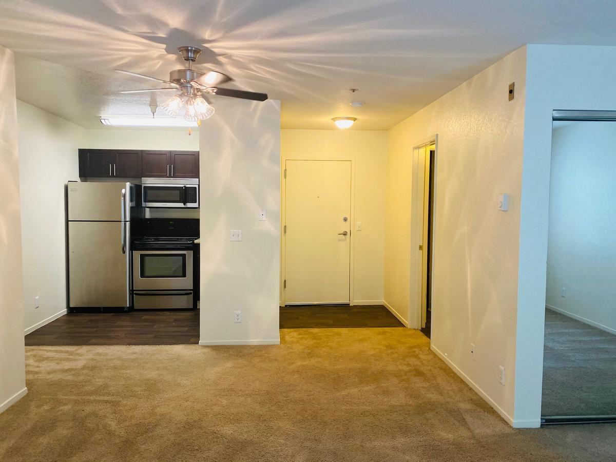 862 Campus Dr - Photo 7 of 15