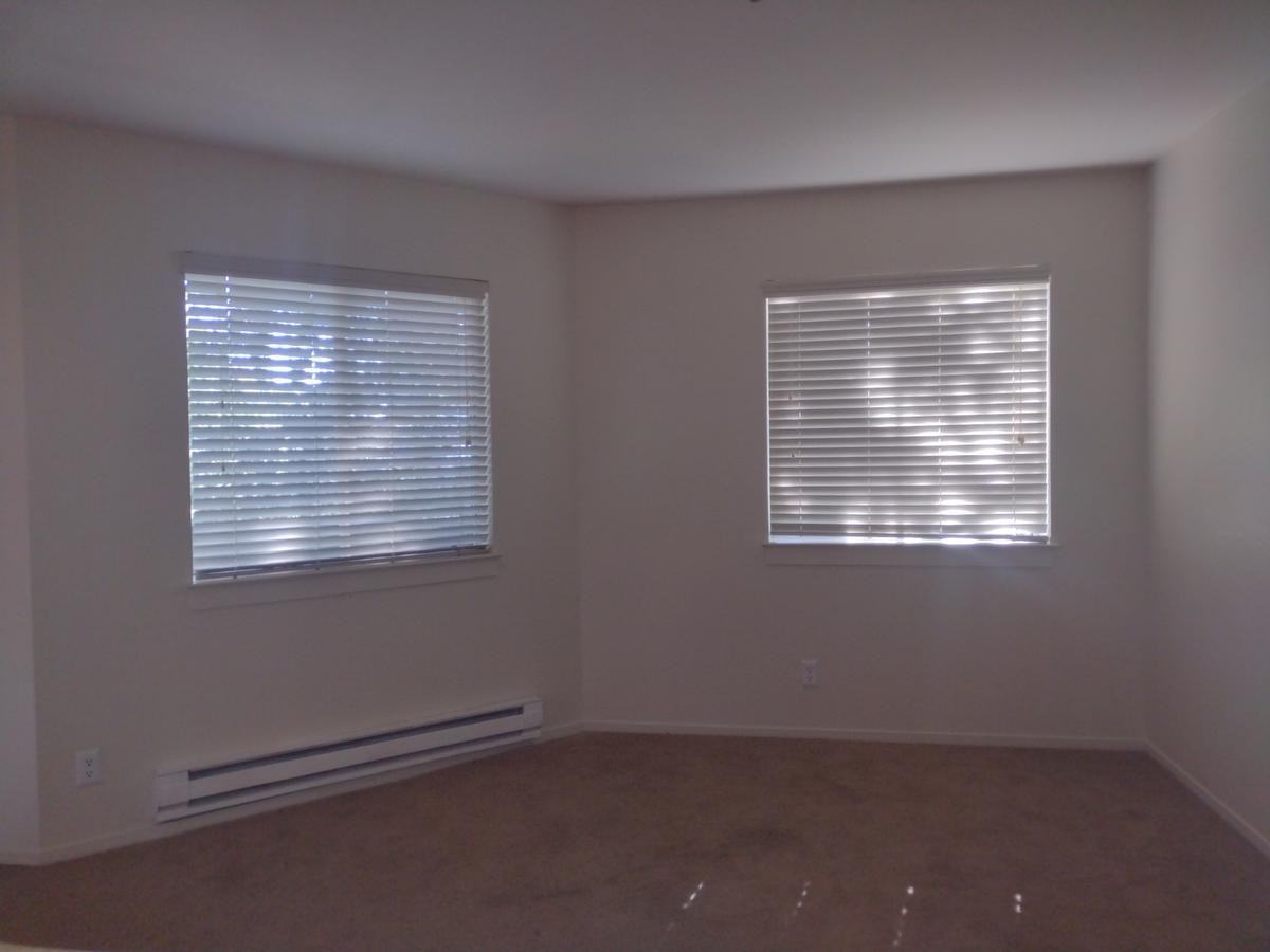 862 Campus Dr - Photo 7 of 16