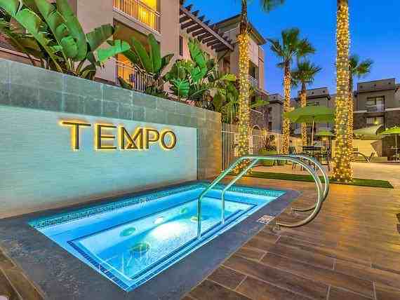 450 Forest Park Blvd - Photo 4 of 28