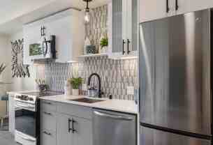 10050 Ne 10th St - Photo 1 of 1