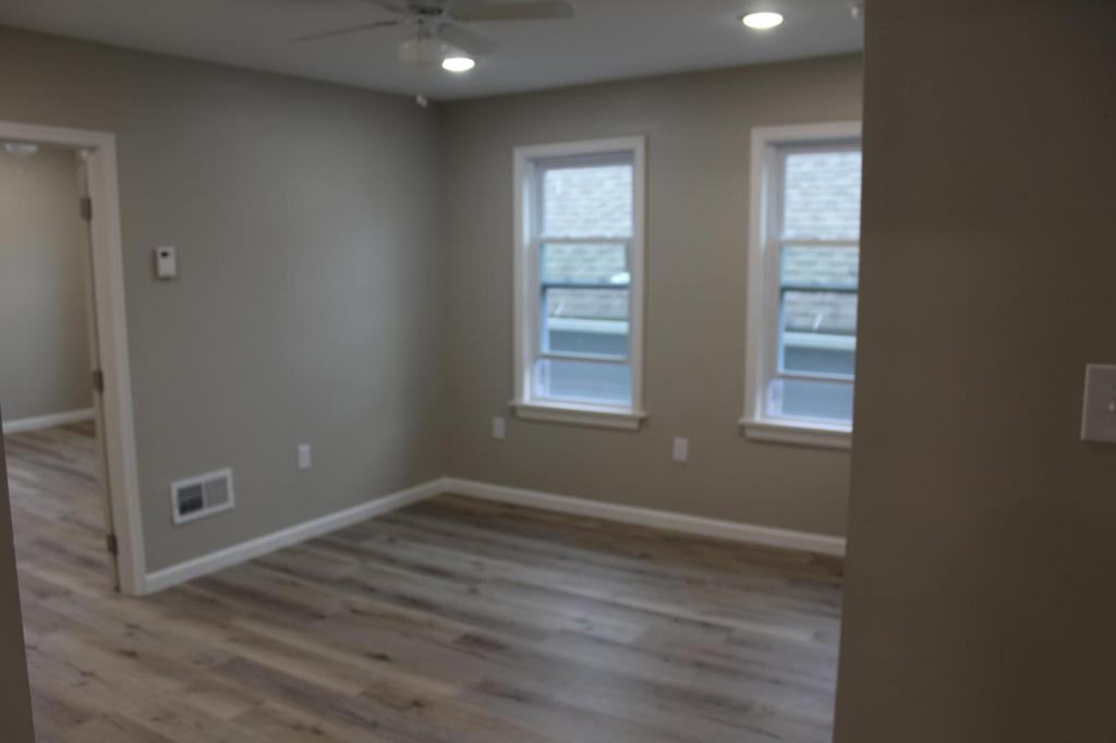 607 Smith St - Photo 3 of 8