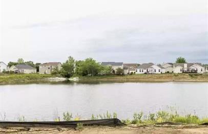 810 Applewood Creek Drive - Photo 3 of 10