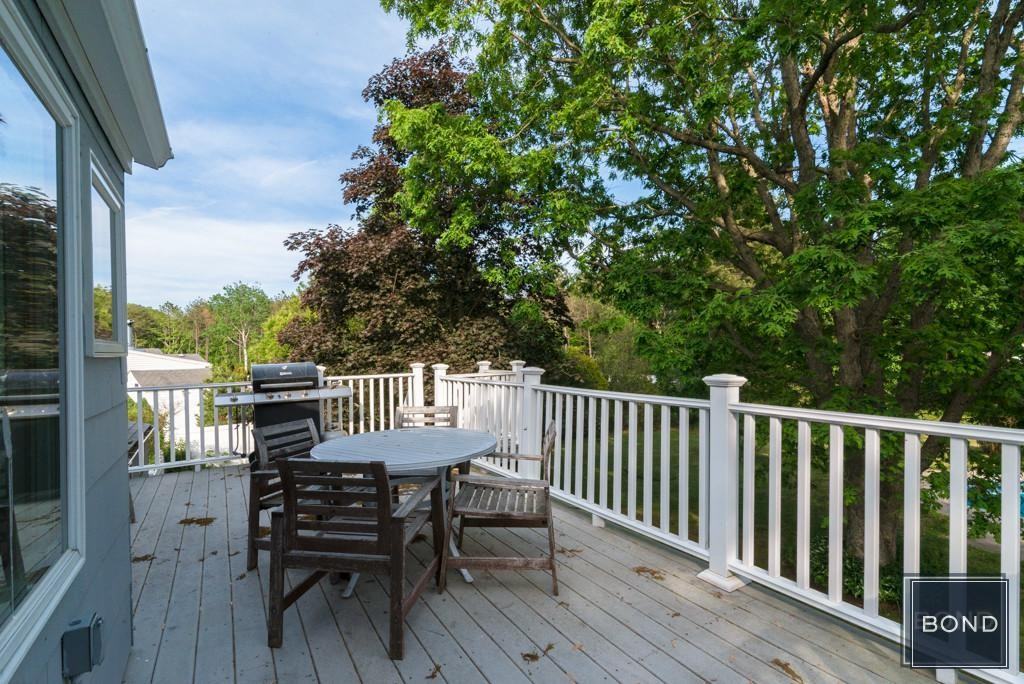 16 Charter Ave - Photo 3 of 12