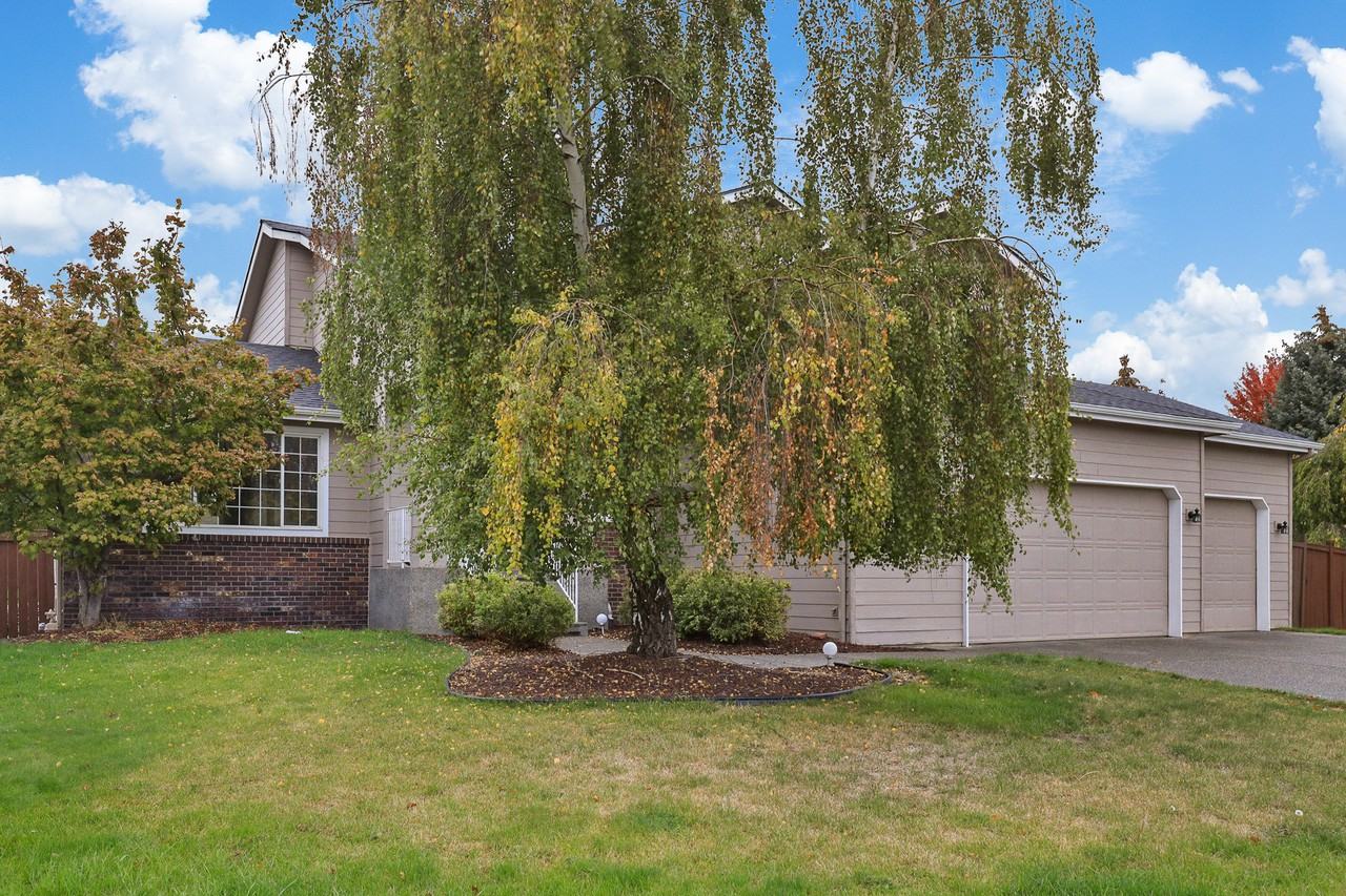 23221 E Colony Ct - Photo 2 of 33