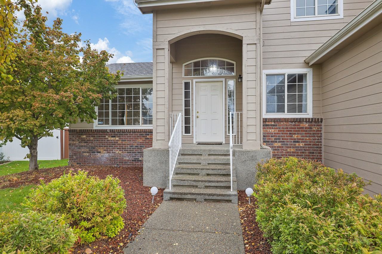 23221 E Colony Ct - Photo 3 of 33