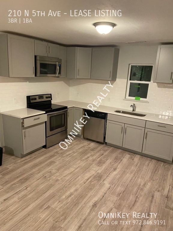 210 N 5th Ave - Photo 3 of 14