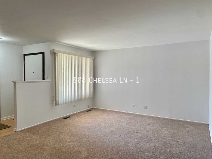 988 Chelsea Ln #1 - Photo 2 of 10