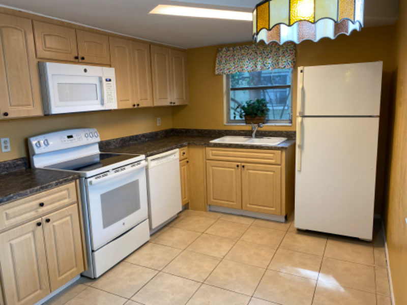 9703 Marlinton Ln - Photo 2 of 24