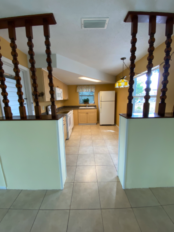 9703 Marlinton Ln - Photo 3 of 24