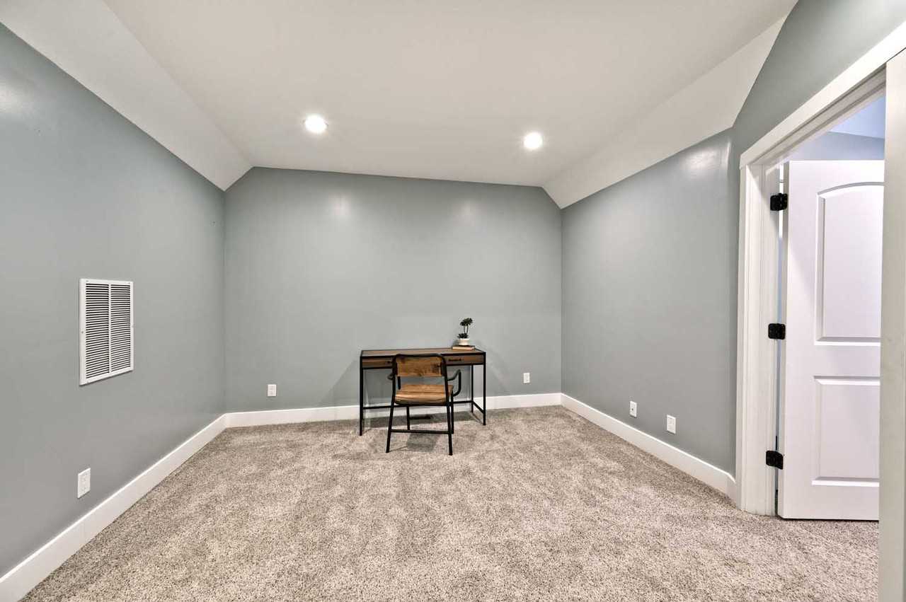 519 Parkway Ave #519 - Photo 7 of 12