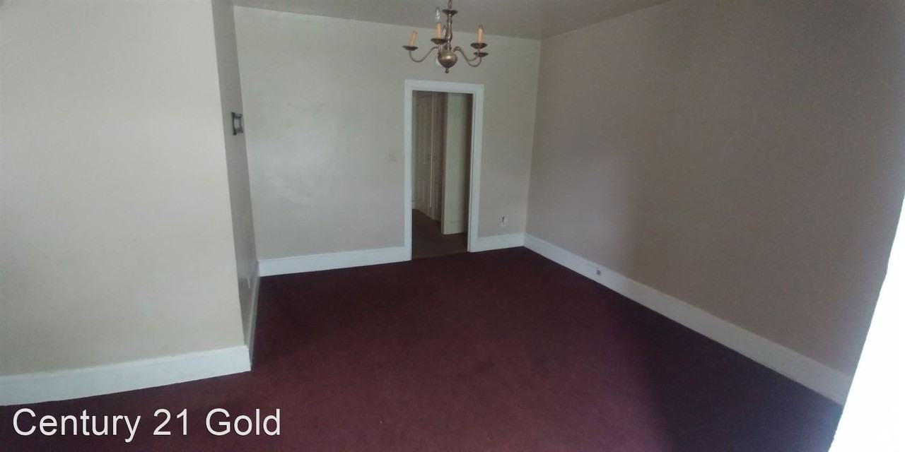 421 Green Terrace - Photo 2 of 7