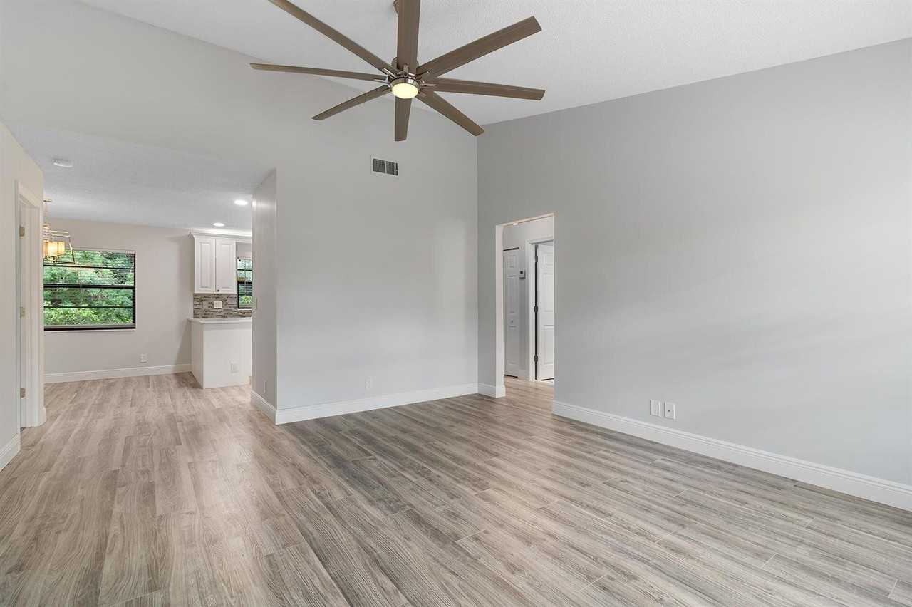 9 Vía De Casas Norte #C - Photo 2 of 8