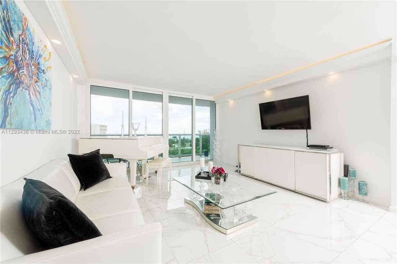 100 Bayview Dr #709 - Photo 2 of 8