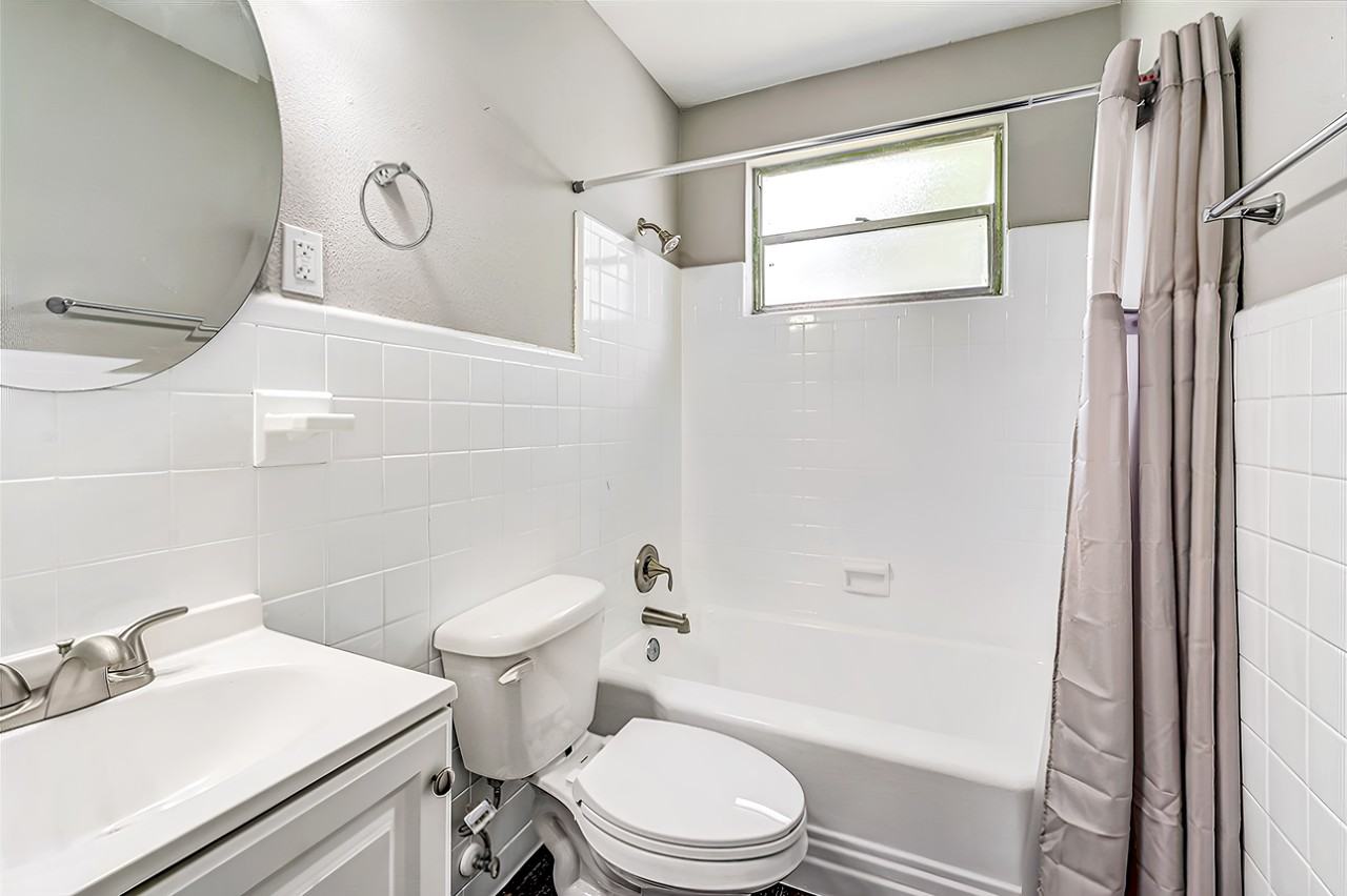 Hyde Park Hvn - Photo 6 of 15