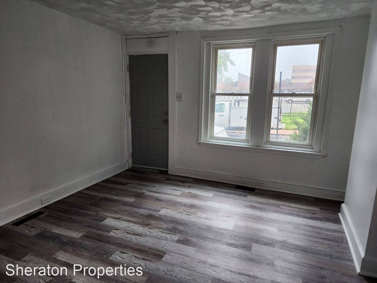 317 E 13th St - Photo 3 of 14