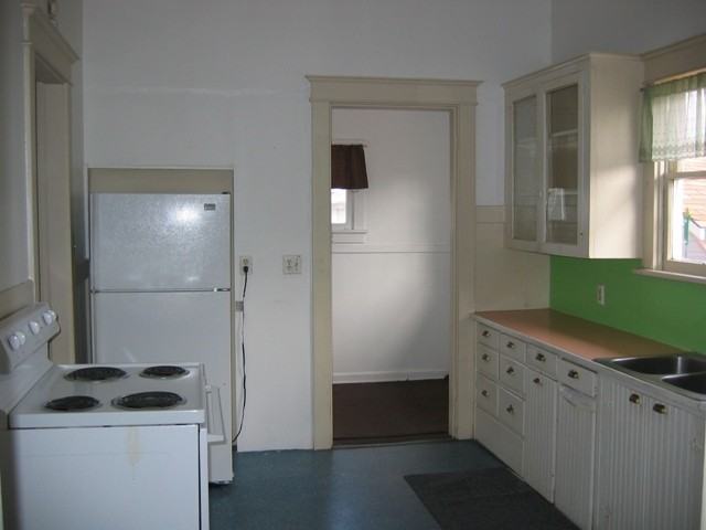 2122 Capitol Way S - Photo 2 of 13