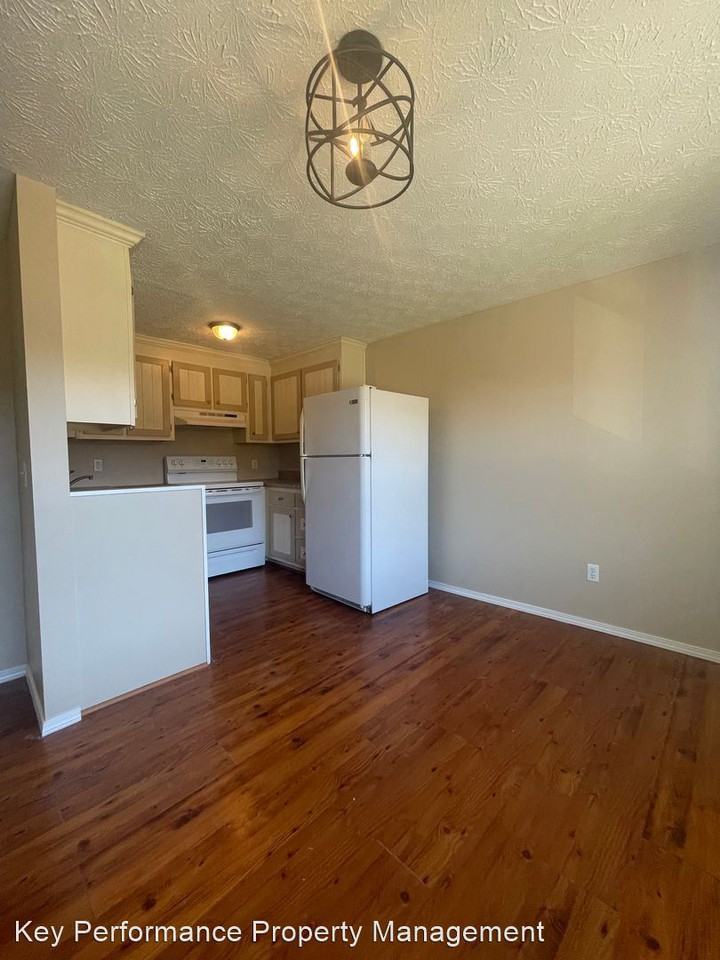 96 Carriage Ct - Photo 2 of 16