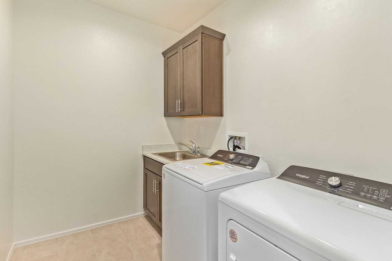 12734 N Gibbs Ave - Photo 2 of 5