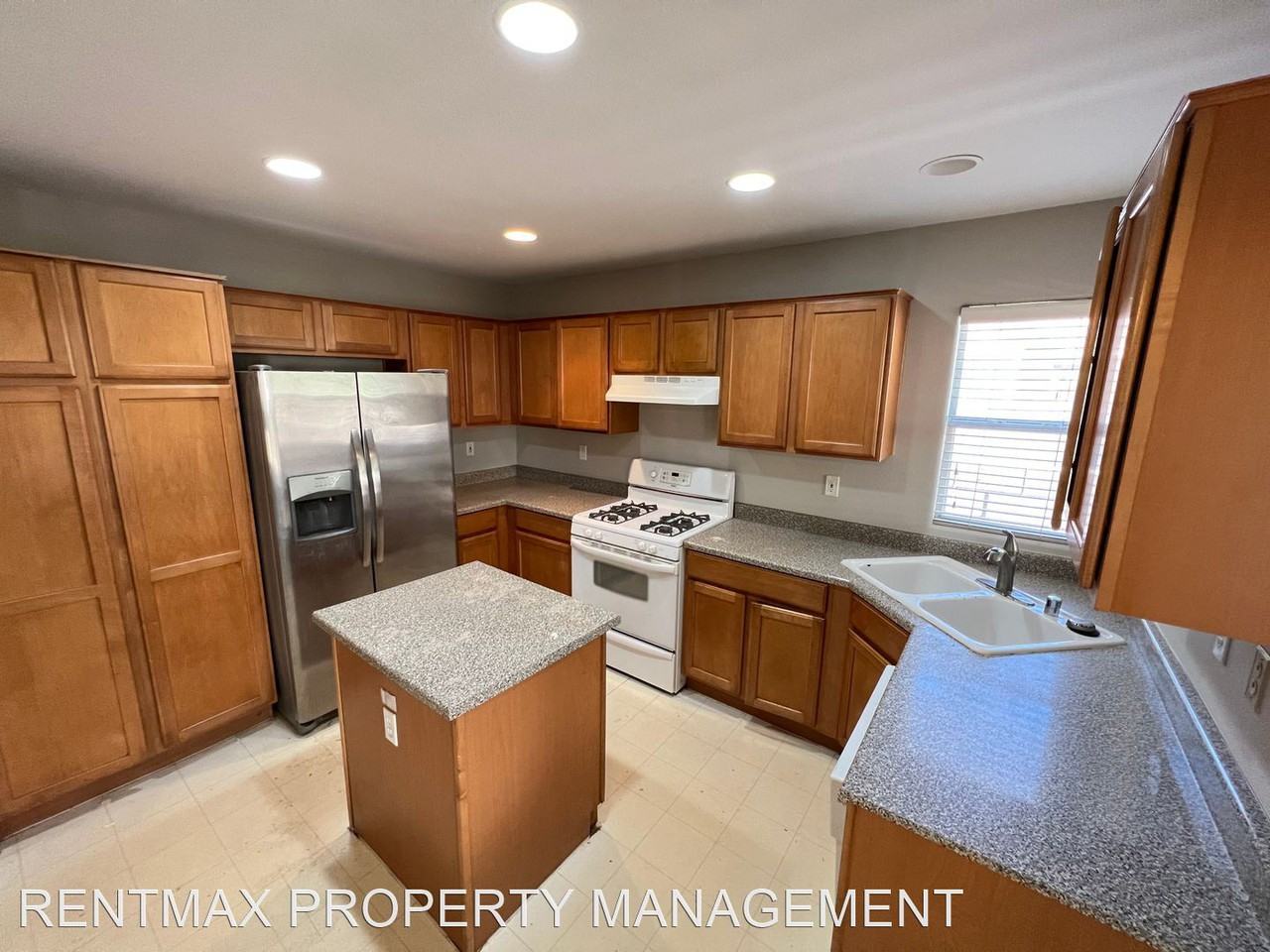 3900 Bella Palermo Way - Photo 3 of 24