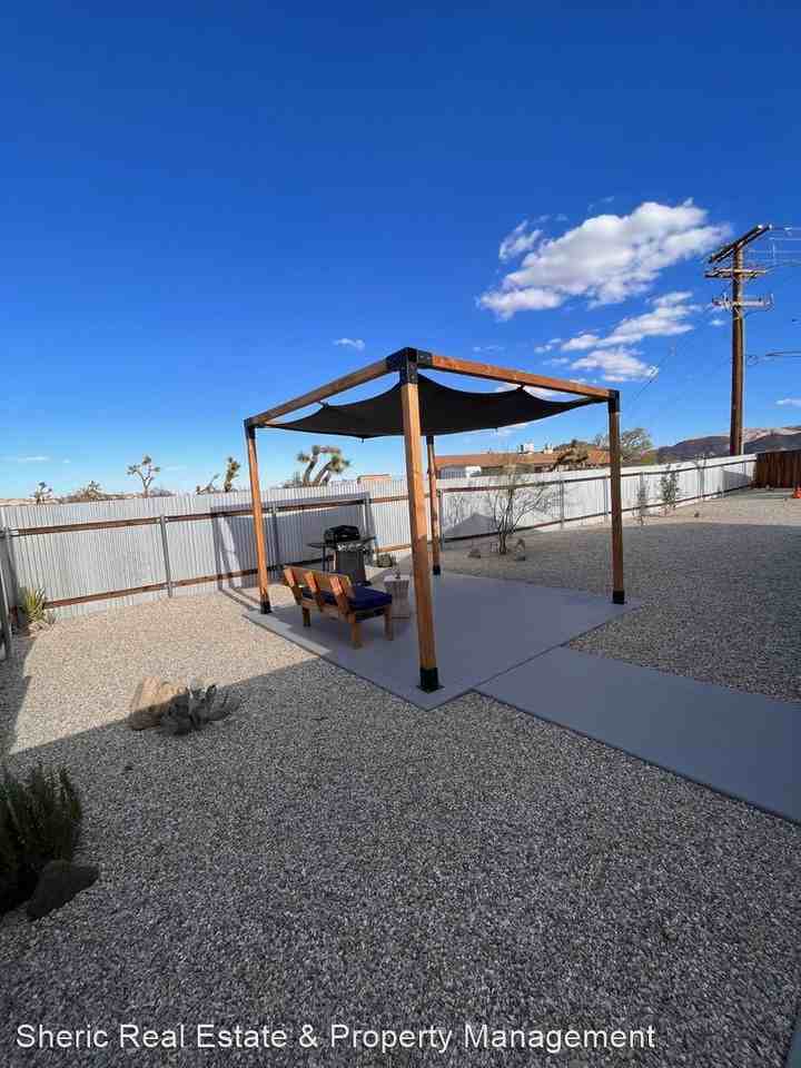 58455 Palisade Dr #A - Photo 2 of 19