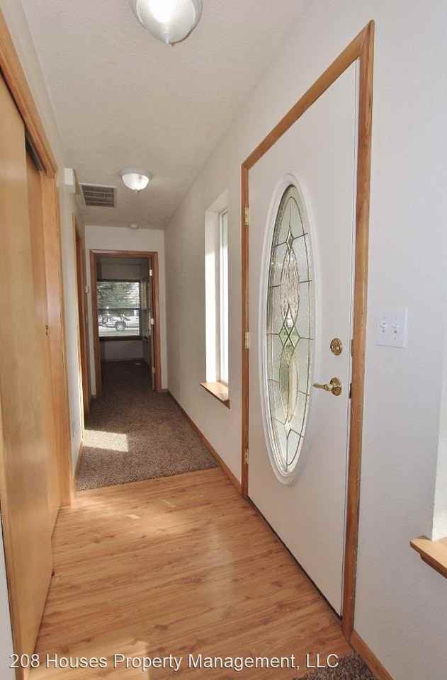 5311-5315 W. Malad St - Photo 2 of 17