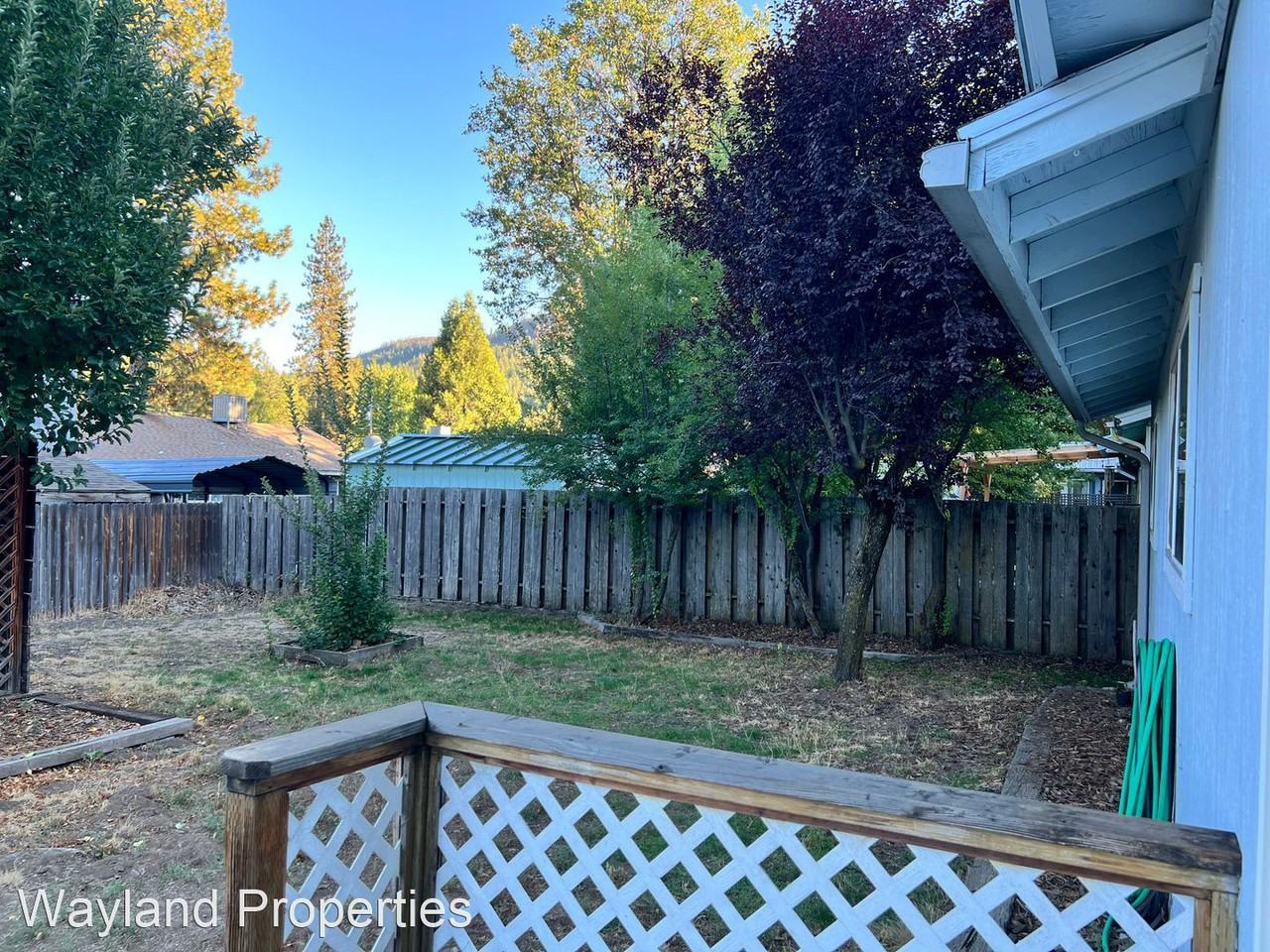 228 Katherine St - Photo 2 of 10