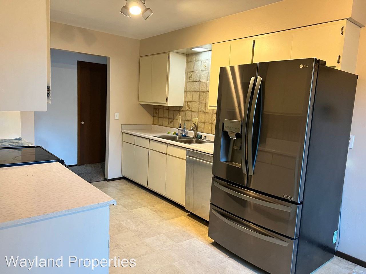 228 Katherine St - Photo 3 of 10