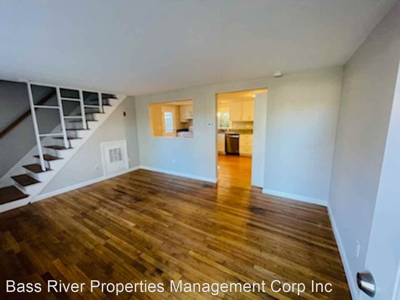 8-10 Pawkannawkut Drive - Photo 2 of 30