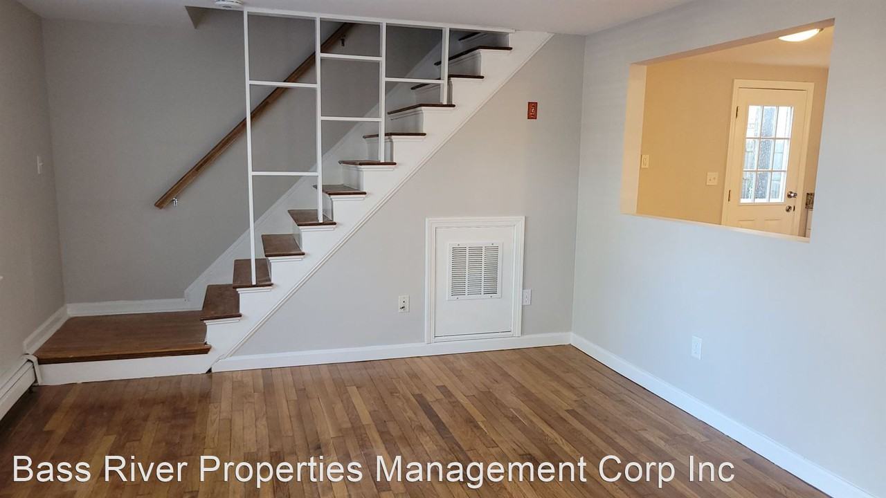 8-10 Pawkannawkut Drive - Photo 3 of 30