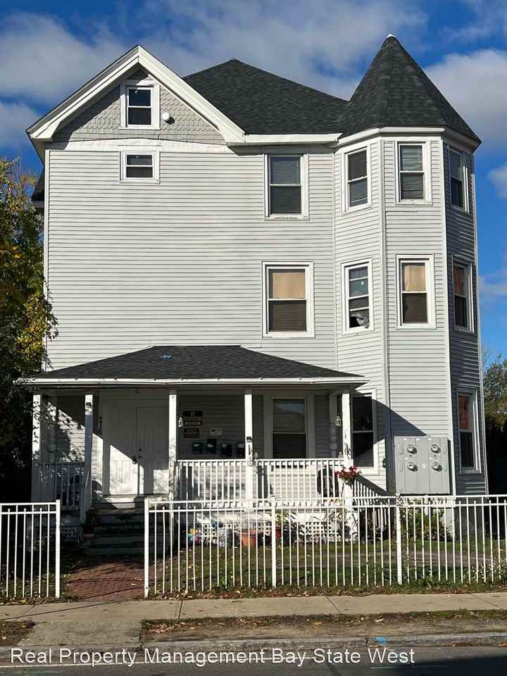 216 Pine St - Photo 2 of 27